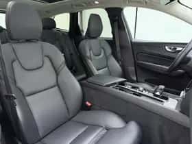 Volvo XC60 (2022) thumbnail 4