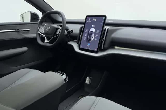 Volvo EX30 (2026) thumbnail 4