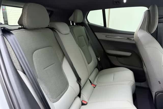 Volvo EX30 (2026) thumbnail 6