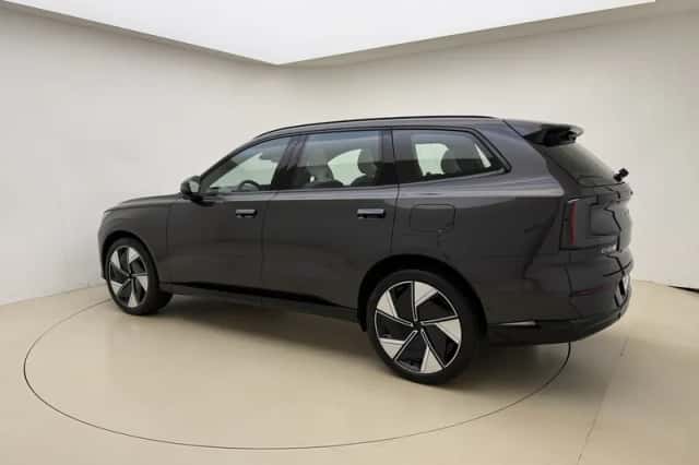 Volvo EX90 (2025) thumbnail 3