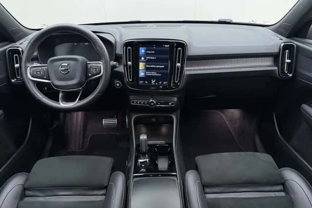 Volvo XC40 (2021) thumbnail 2