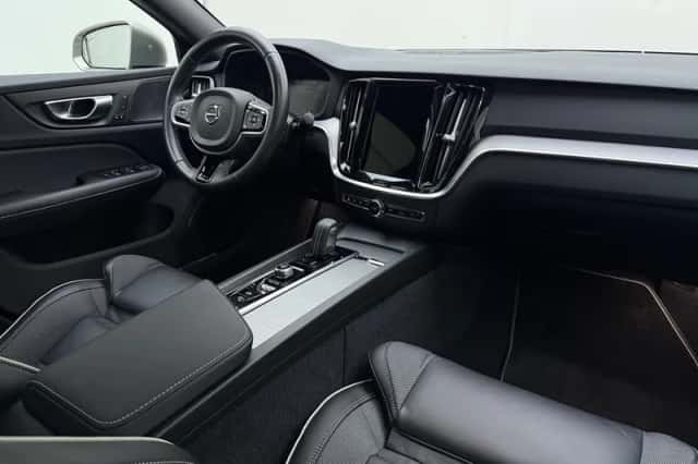 Volvo S60 (2021) thumbnail 2