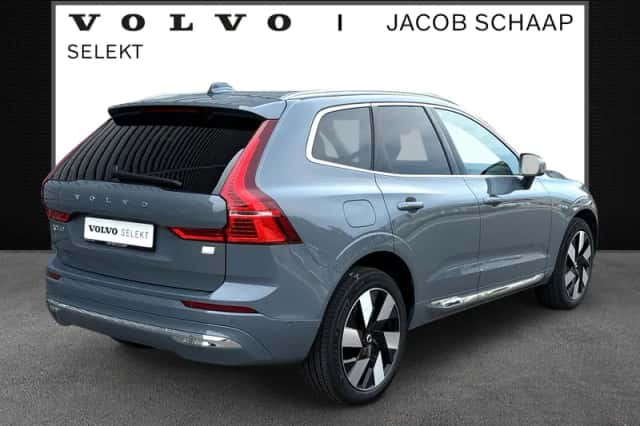 Volvo XC60 (2024) thumbnail 2