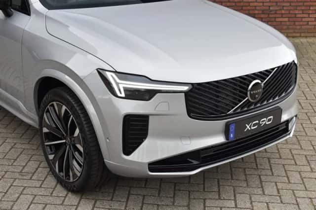 Volvo XC90 (2025) thumbnail 2