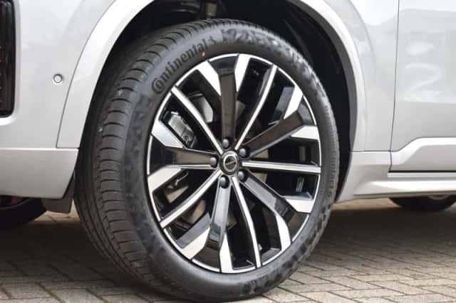 Volvo XC90 (2025) thumbnail 3