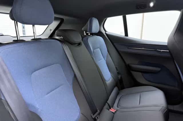 Volvo EX30 (2024) thumbnail 6
