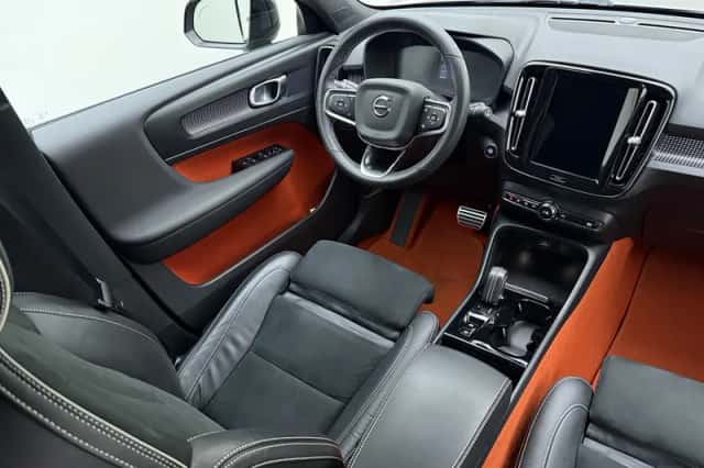 Volvo XC40 (2021) thumbnail 2