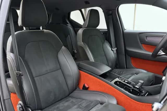 Volvo XC40 (2021) thumbnail 4