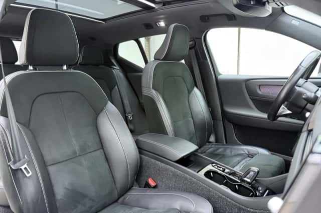 Volvo XC40 (2021) thumbnail 4