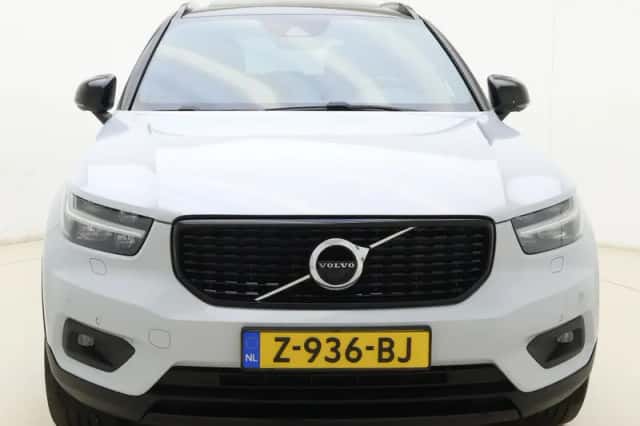 Volvo XC40 (2021) thumbnail 5