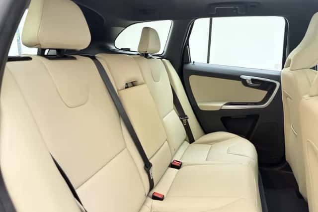 Volvo XC60 (2017) thumbnail 6