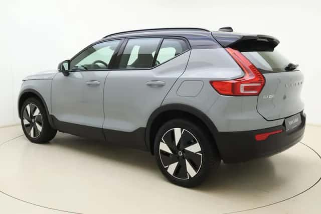 Volvo EX40 (2025) thumbnail 3
