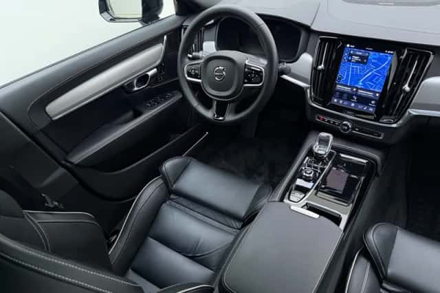 Volvo S90 (2023) thumbnail 2