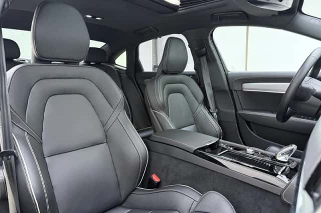 Volvo S90 (2023) thumbnail 4