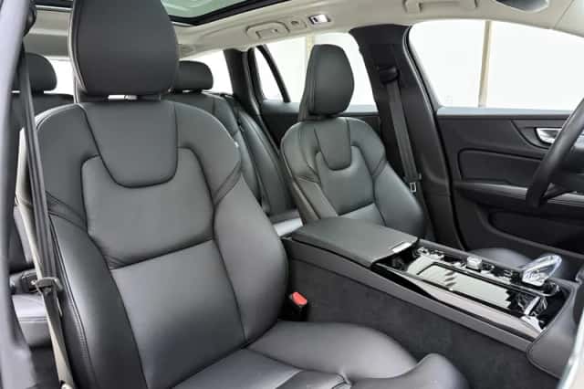 Volvo V60 (2021) thumbnail 4