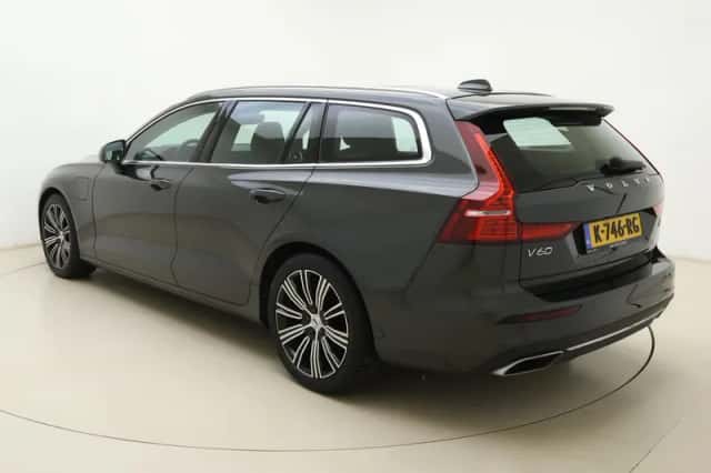 Volvo V60 (2021) thumbnail 5