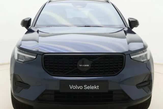 Volvo XC40 (2025) thumbnail 3