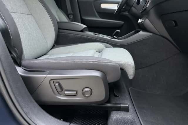 Volvo XC40 (2025) thumbnail 6