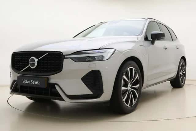 Volvo XC60 (2022) thumbnail 3