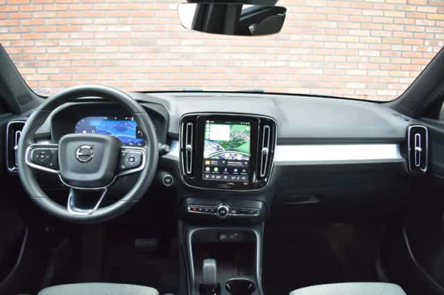Volvo XC40 (2024) thumbnail 6