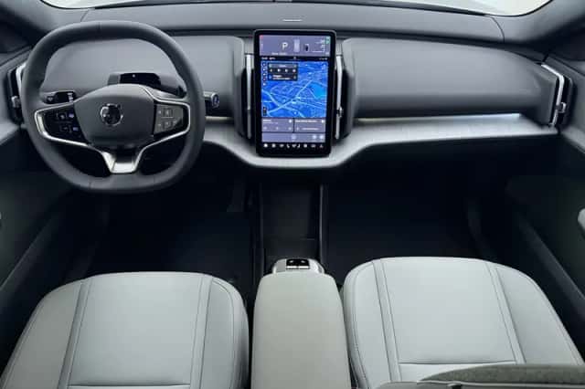 Volvo EX30 (2026) thumbnail 2