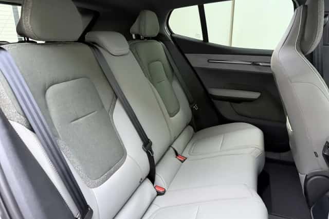 Volvo EX30 (2026) thumbnail 6