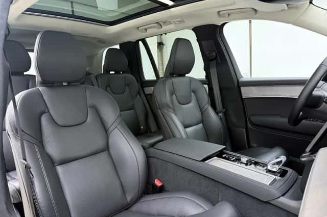Volvo XC90 (2025) thumbnail 2