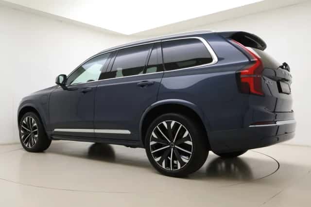 Volvo XC90 (2025) thumbnail 3