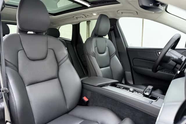 Volvo XC60 (2025) thumbnail 4