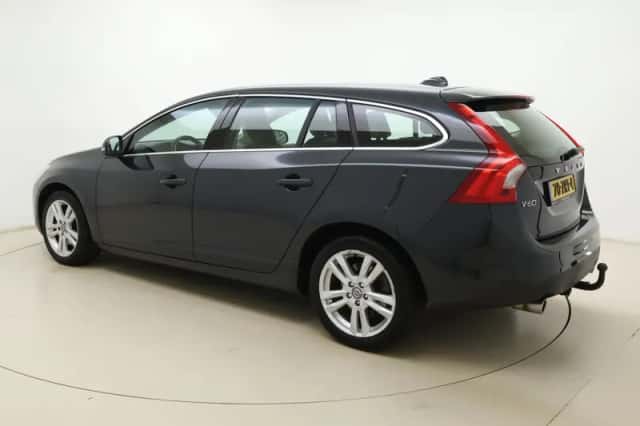 Volvo V60 (2013) thumbnail 3