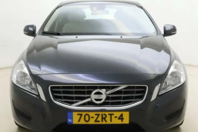 Volvo V60 (2013) thumbnail 5
