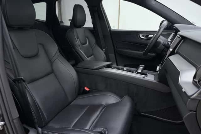 Volvo XC60 (2020) thumbnail 4