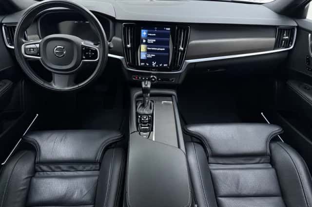 Volvo V90 (2019) thumbnail 2