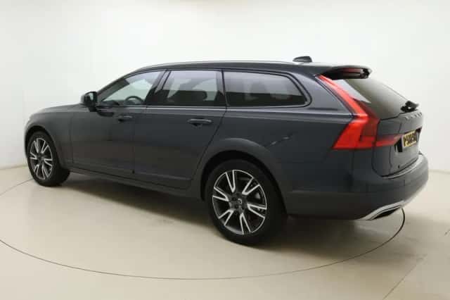 Volvo V90 (2019) thumbnail 3