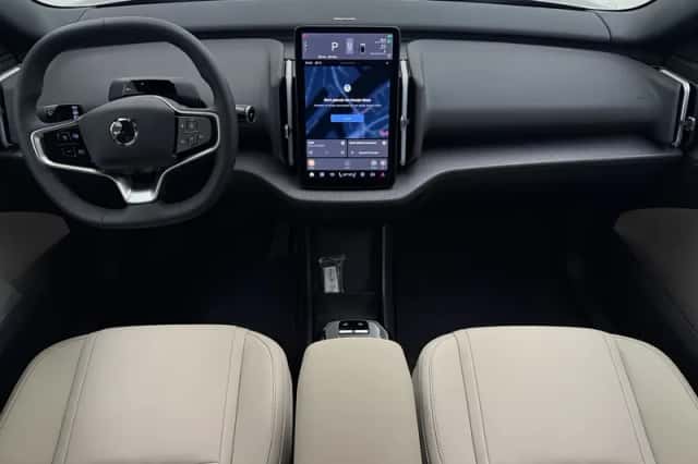 Volvo EX30 (2026) thumbnail 2
