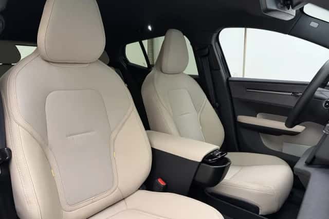 Volvo EX30 (2026) thumbnail 4