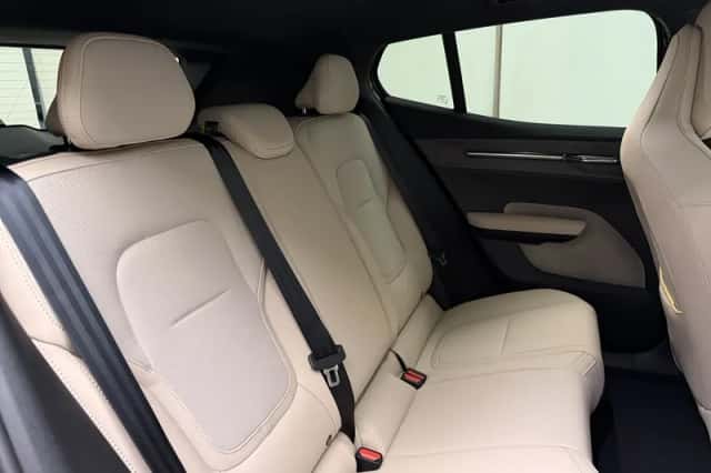 Volvo EX30 (2026) thumbnail 6