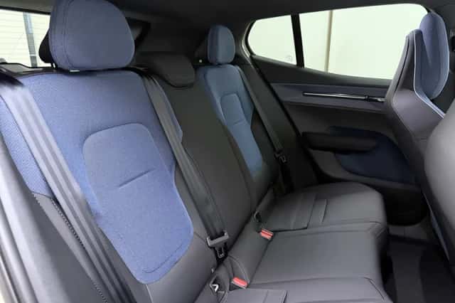Volvo EX30 (2026) thumbnail 6