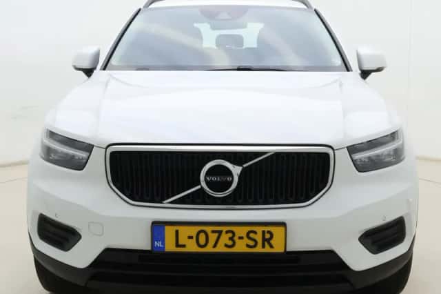 Volvo XC40 (2021) thumbnail 5