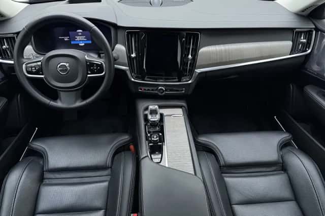 Volvo S90 (2023) thumbnail 2