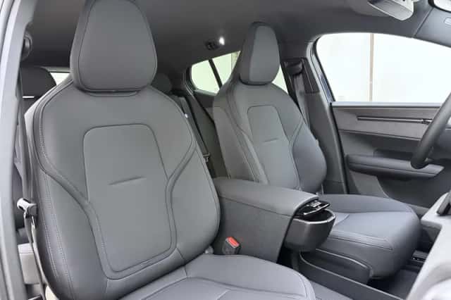 Volvo EX30 (2026) thumbnail 4