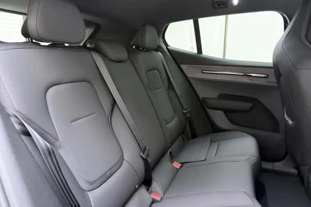 Volvo EX30 (2026) thumbnail 6