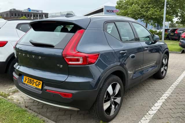 Volvo XC40 (2020) thumbnail 2