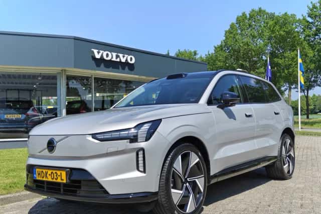 Volvo EX90 (2025) thumbnail 1