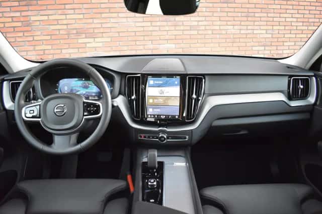 Volvo XC60 (2025) thumbnail 6