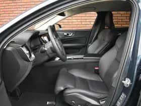 Volvo V60 (2023) thumbnail 4