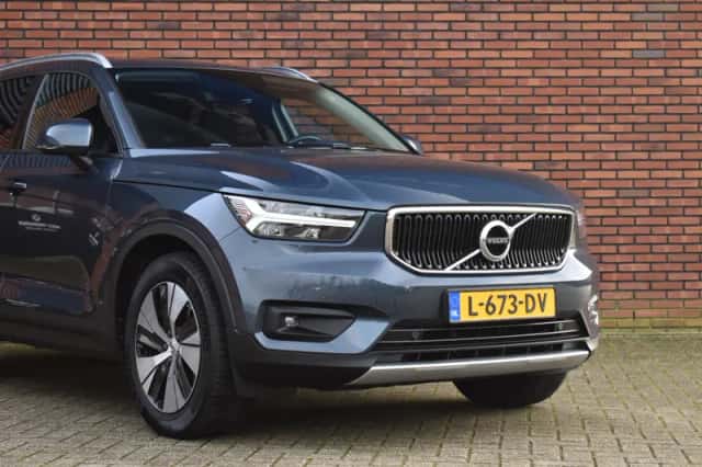 Volvo XC40 (2021) thumbnail 2