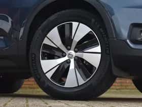 Volvo XC40 (2021) thumbnail 3