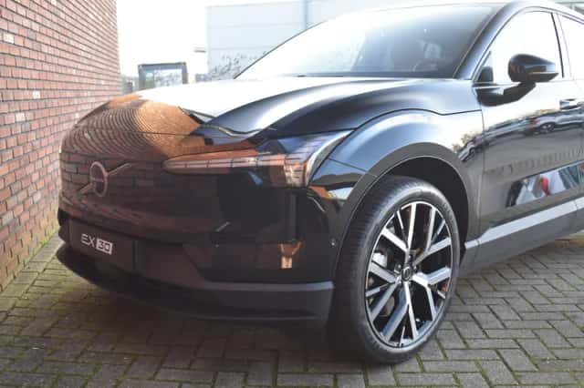Volvo EX30 (2026) thumbnail 3