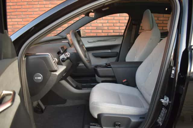 Volvo EX30 (2026) thumbnail 4